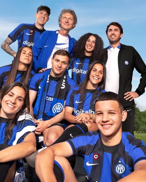Maglia Inter Milan Çalhanoğlu 20 Divisa Prima 2022/23 Maglia Inter Milan Çalhanoğlu 20 Divisa Prima 2022/23